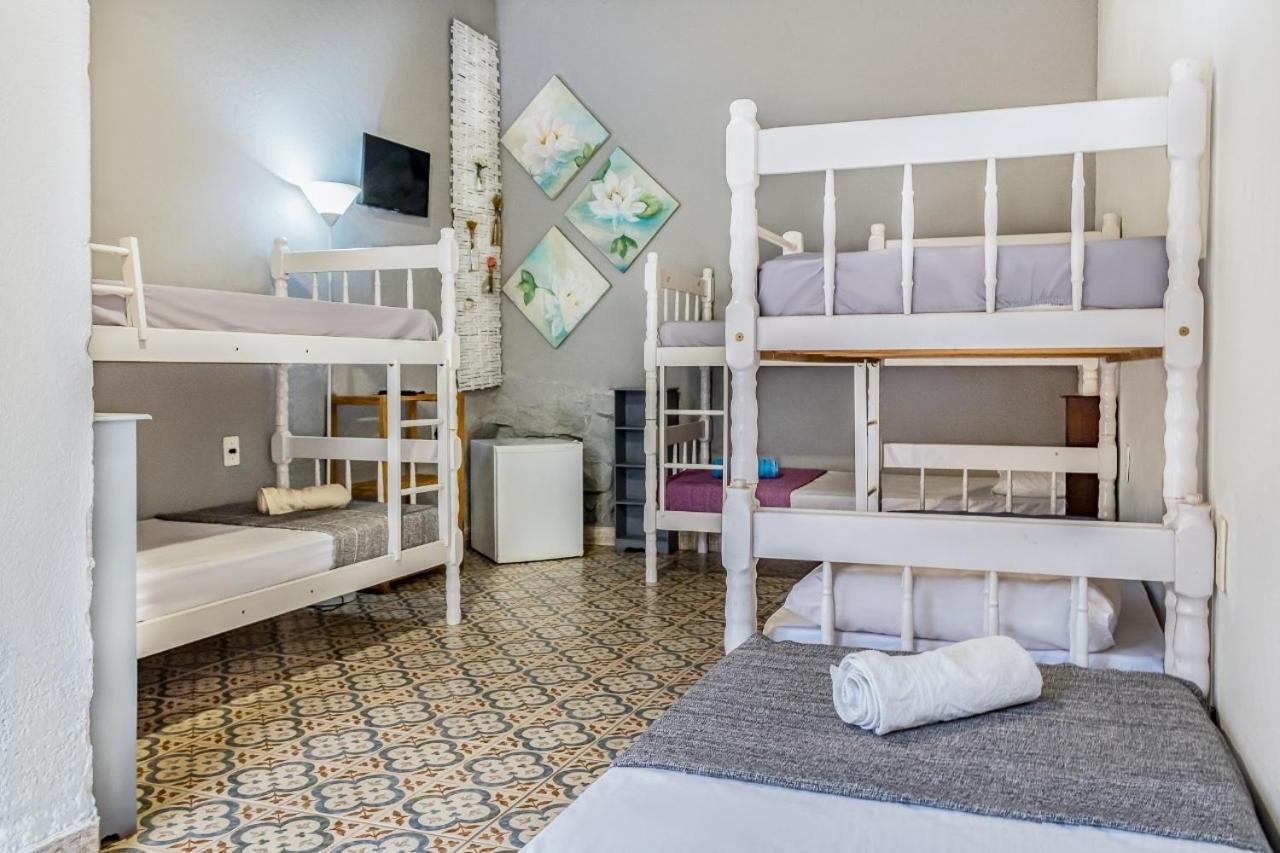 Vilarejo Praia Do Pereque Suites 伊利亚贝拉 外观 照片