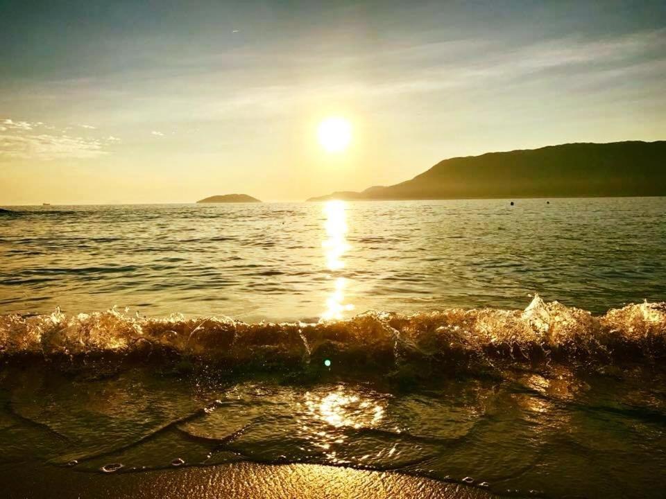 Vilarejo Praia Do Pereque Suites 伊利亚贝拉 外观 照片