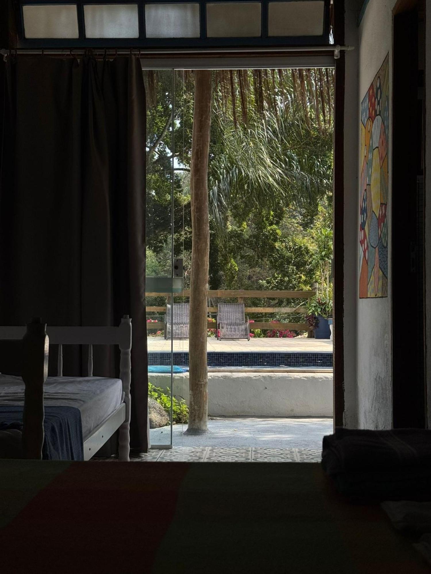 Vilarejo Praia Do Pereque Suites 伊利亚贝拉 外观 照片