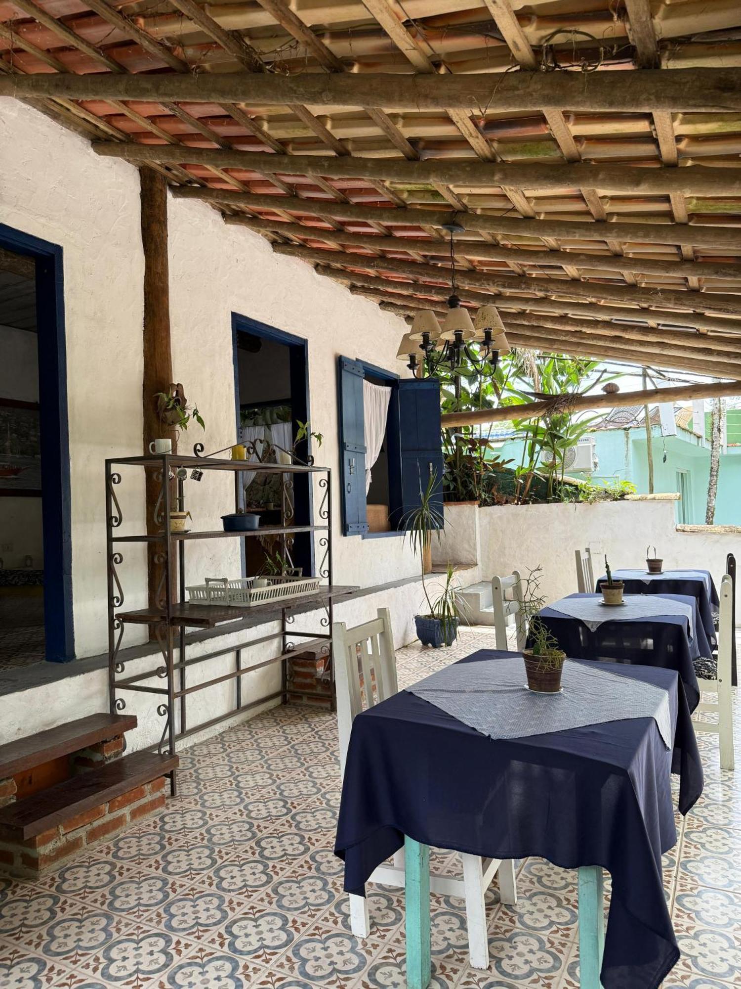 Vilarejo Praia Do Pereque Suites 伊利亚贝拉 外观 照片